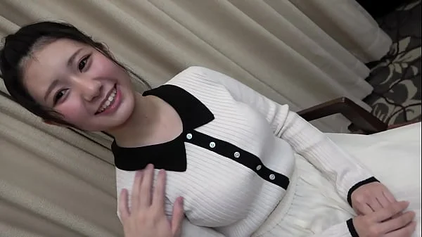 笑顔あふれる伝説級19歳Fカップ美女